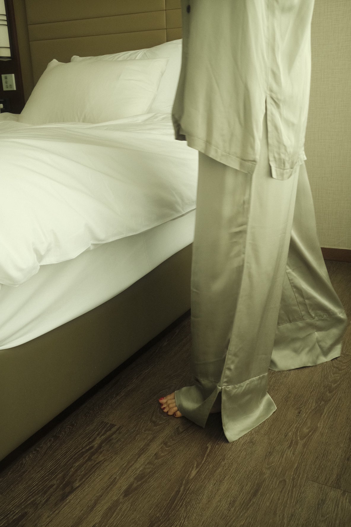 Collagen roomwear unisex Satin – SUMIDAY